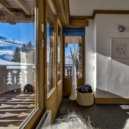 Luxurious Ski-in Ski-out Duplex On Slope *