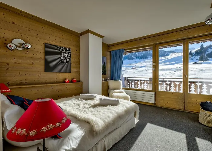 Апартаменты Luxurious Ski-in Ski-out Duplex On Slope *