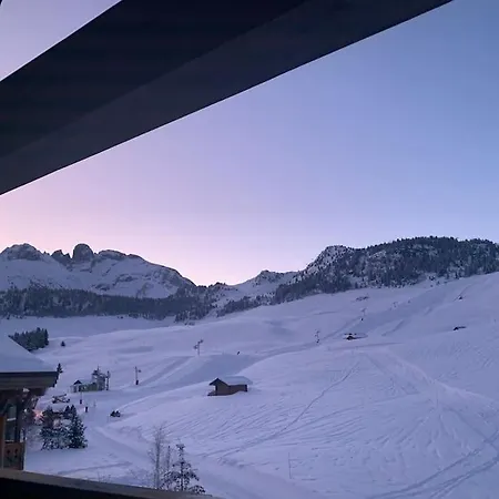 Luxurious Ski-in Ski-out Duplex On Slope Апартаменты *