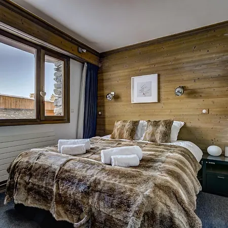 Luxurious Ski-in Ski-out Duplex On Slope