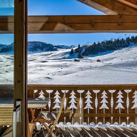 Luxurious Ski-in Ski-out Duplex On Slope *