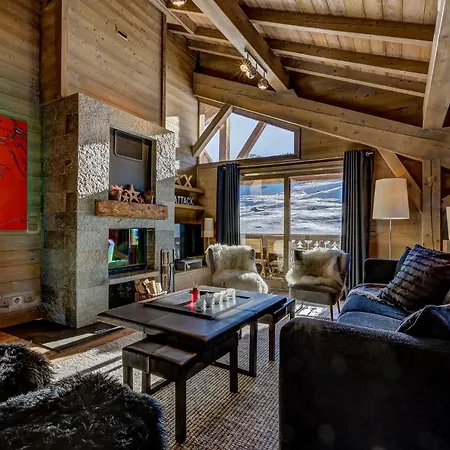 Апартаменты Luxurious Ski-in Ski-out Duplex On Slope