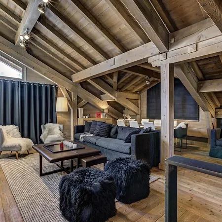 Luxurious Ski-in Ski-out Duplex On Slope *