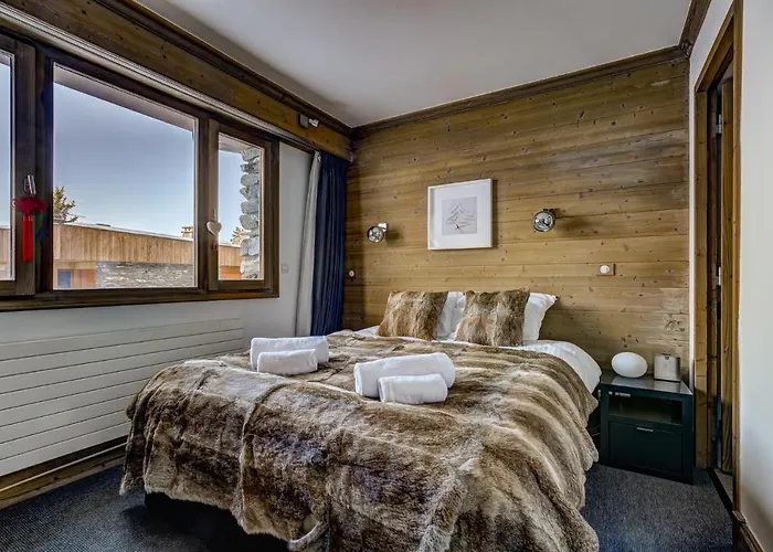 Luxurious Ski-in Ski-out Duplex On Slope