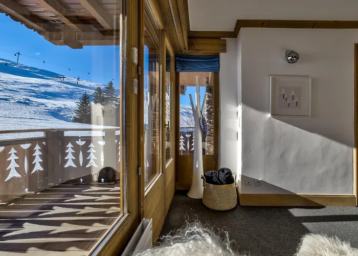 Luxurious Ski-in Ski-out Duplex On Slope *
