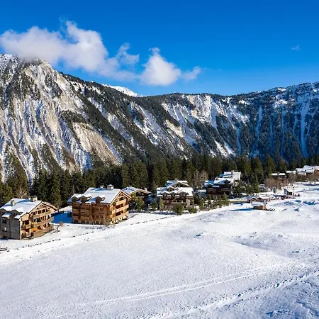 Luxurious Ski-in Ski-out Duplex On Slope *