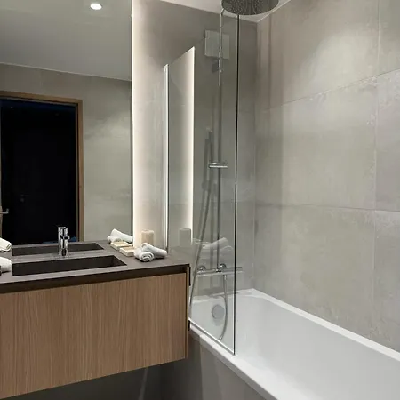 Luxurious Ski-in Ski-out Duplex On Slope Lägenhet